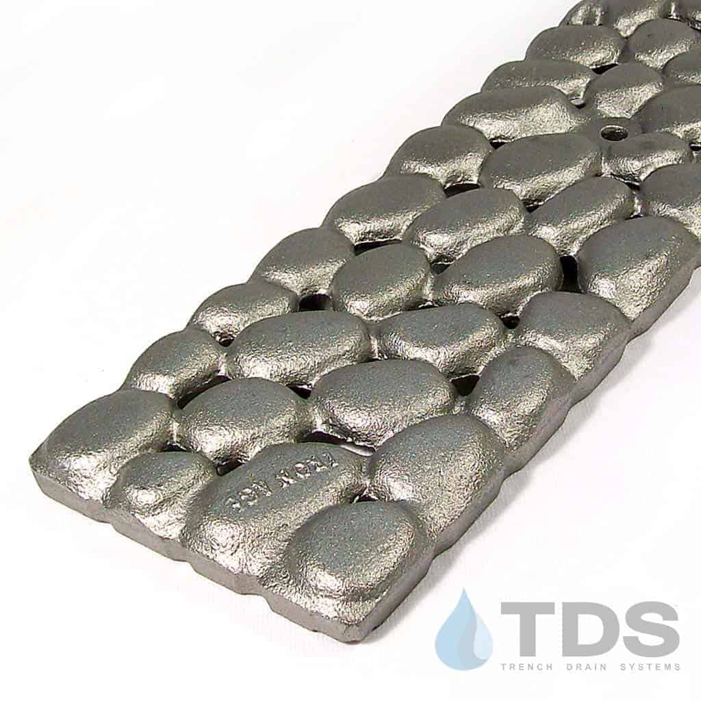 Iron Age IA-RIV-0520 Class B ADA Compliant River Rock Cast Iron 122mm x 500mm Grate - RAW