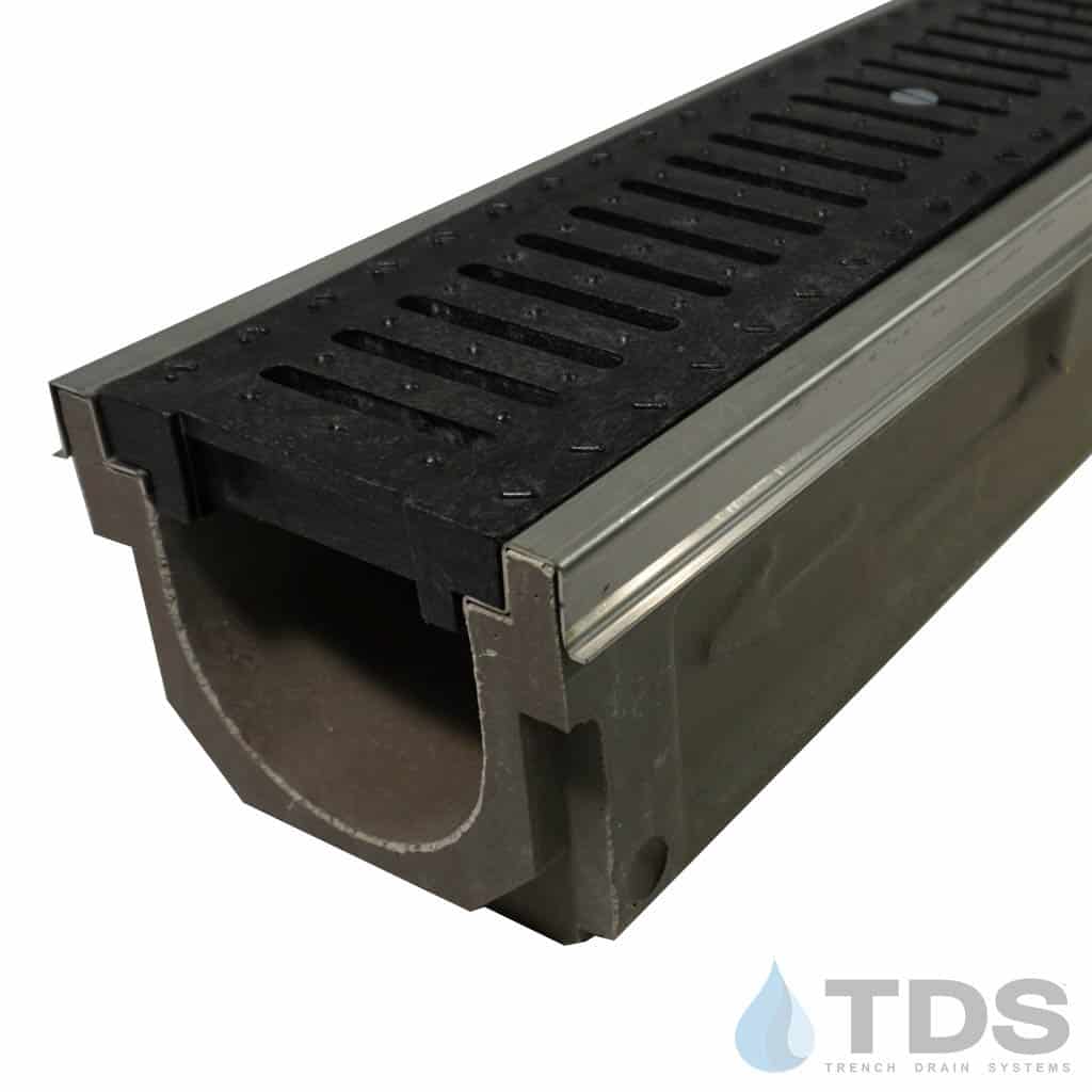 POLYCAST® 600 Series Kit w/ Stainless Steel Edge & DG0670 Plastic Grate | Load Class A