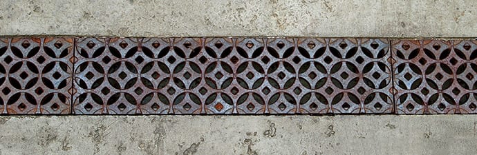 Dura-Slope-courtyard-drain-interlaken-grate
