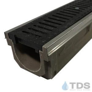 Polycast 600 stainless steel edging with 670 grate